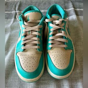Air Jordan 1 lows, tropical teal sandy beige, women’s size  8.5, men’s size 7